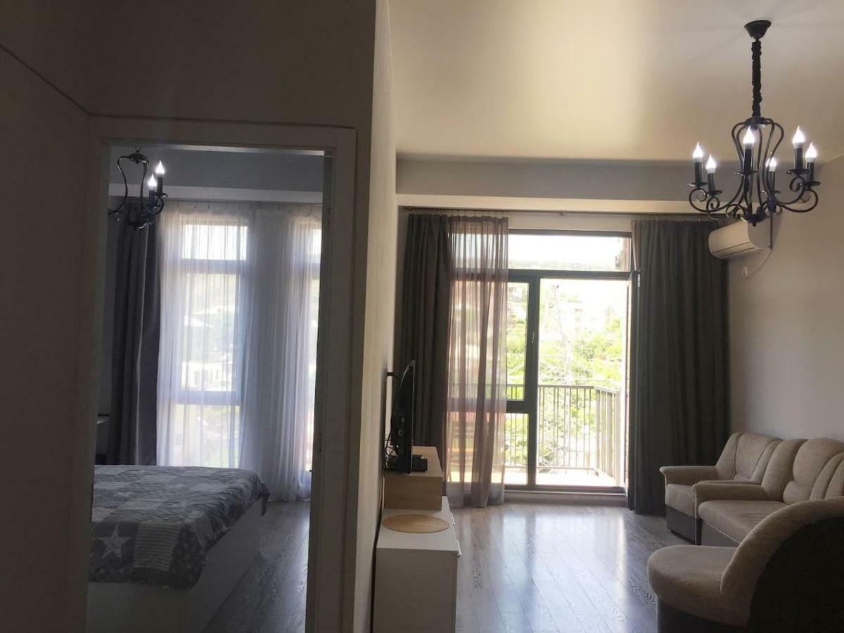 Sunny Apartment Ortachala Tbilisi Luaran gambar