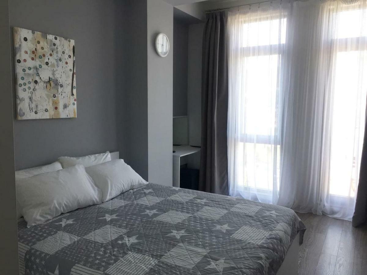 Sunny Apartment Ortachala Tbilisi Luaran gambar