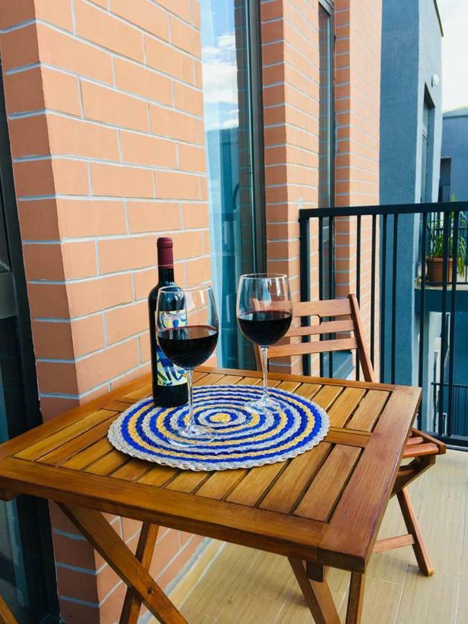 Sunny Apartment Ortachala Tbilisi Luaran gambar