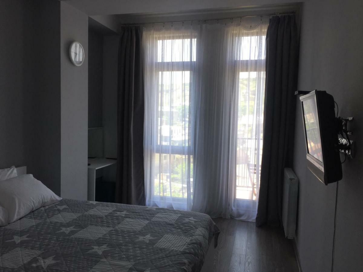 Sunny Apartment Ortachala Tbilisi Luaran gambar